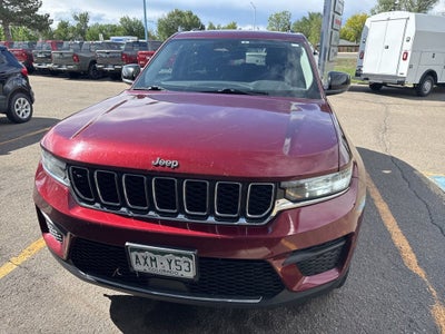 2023 Jeep Grand Cherokee Laredo 4x4