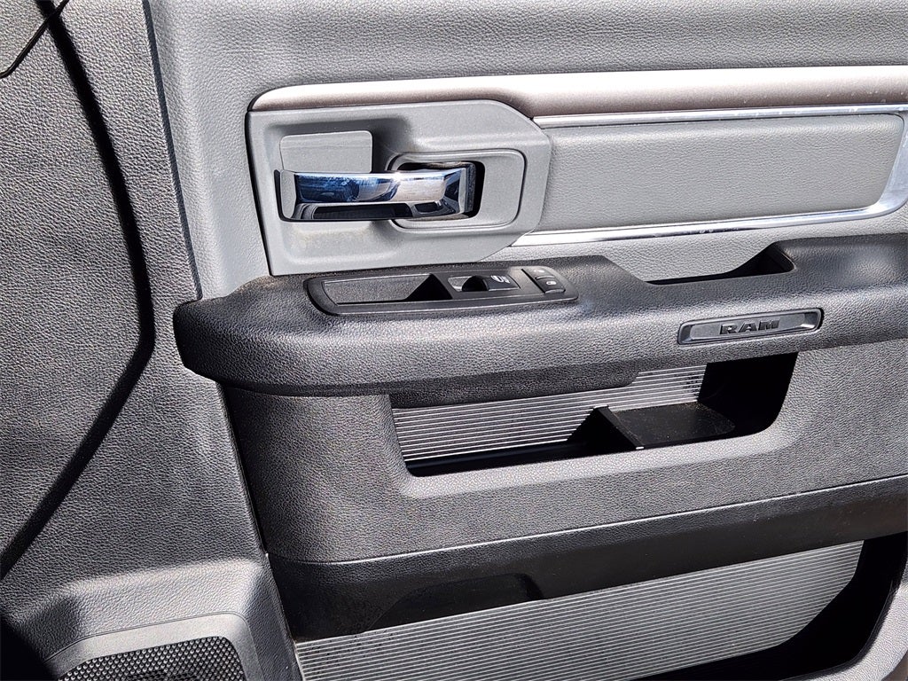 2023 RAM 1500 Classic SLT Crew Cab 4x4 5'7' Box