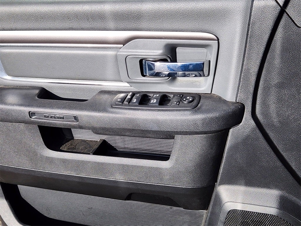 2023 RAM 1500 Classic SLT Crew Cab 4x4 5'7' Box