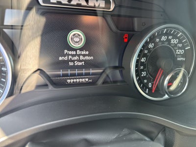 2023 RAM 1500 Big Horn Crew Cab 4x4 5'7' Box