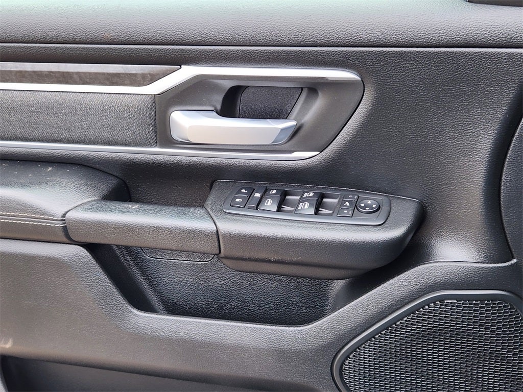 2020 RAM 1500 Big Horn Crew Cab 4x4 5'7' Box