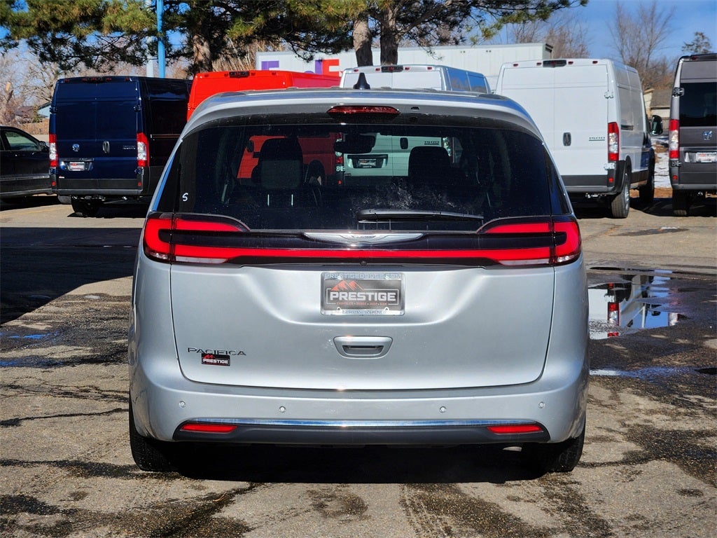 2024 Chrysler Pacifica Touring L