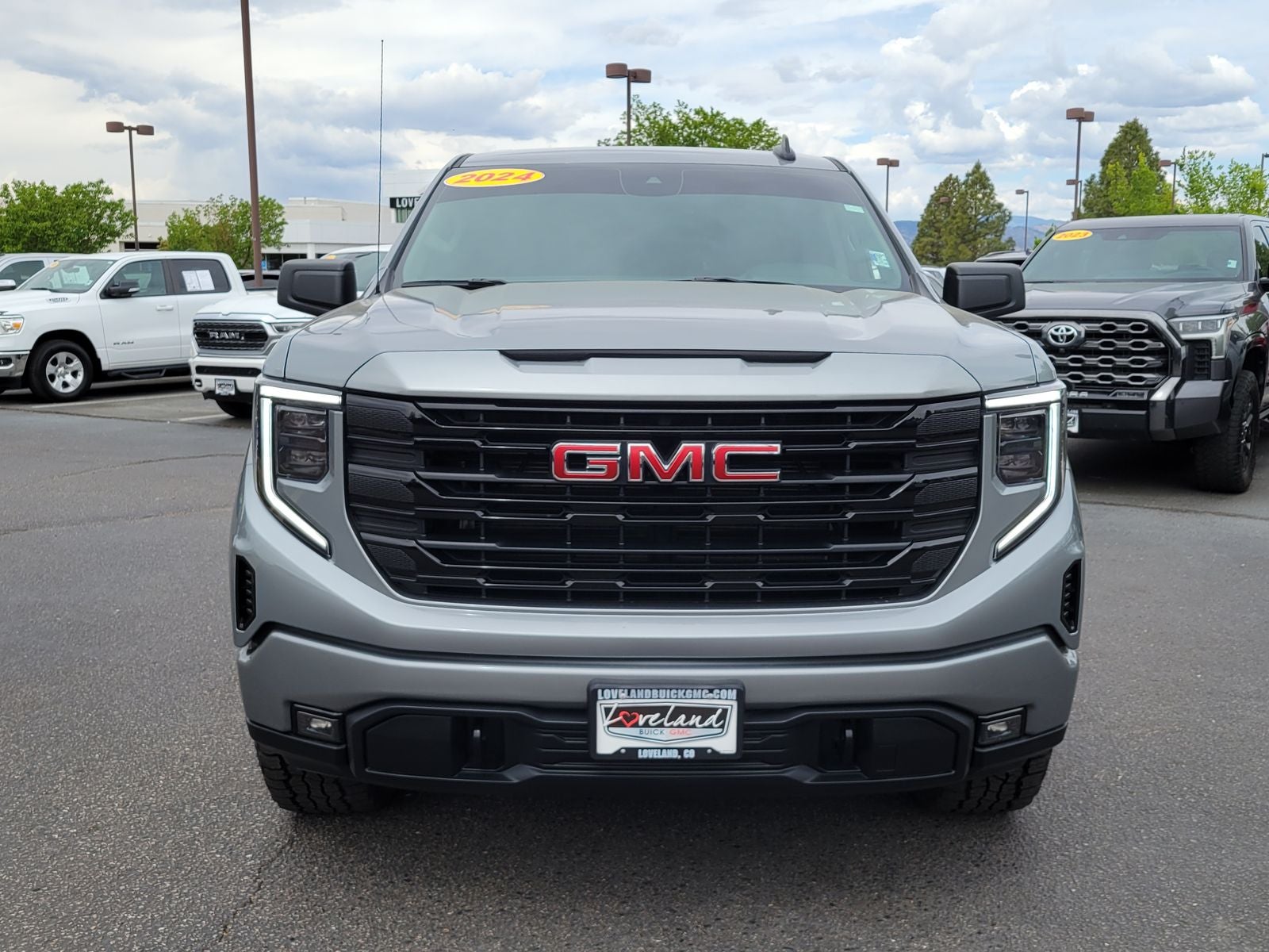 2024 GMC Sierra 1500 Elevation