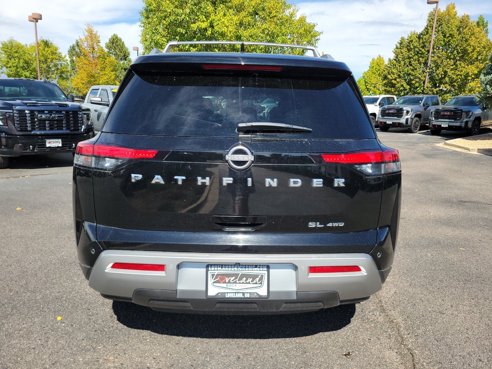 2023 Nissan Pathfinder SL