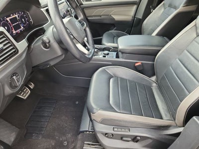 2022 Volkswagen Atlas Cross Sport 3.6L V6 SEL Premium R-Line