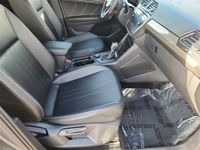 2022 Volkswagen Tiguan SE R-Line Black