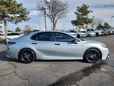 2022 Toyota Camry Hybrid SE