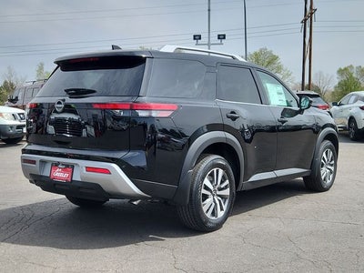 2025 Nissan Pathfinder SL