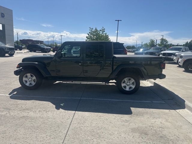 2022 Jeep Gladiator Sport
