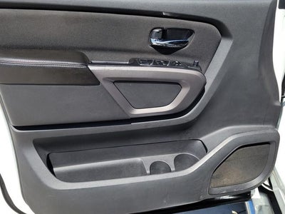 2015 Nissan Titan SV