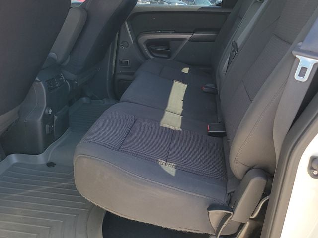 2015 Nissan Titan SV