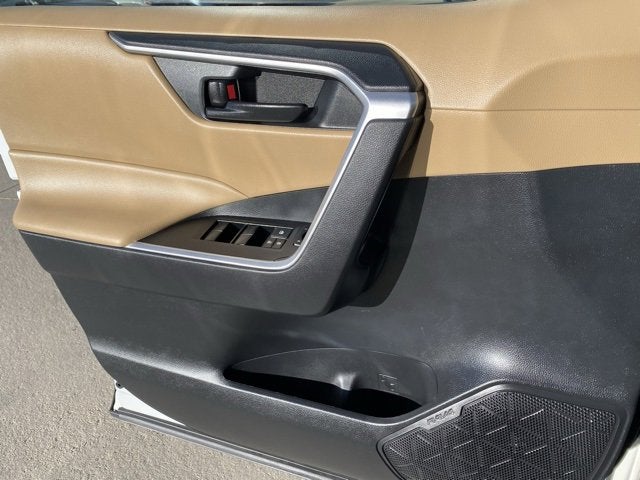 2020 Toyota RAV4 Hybrid LE