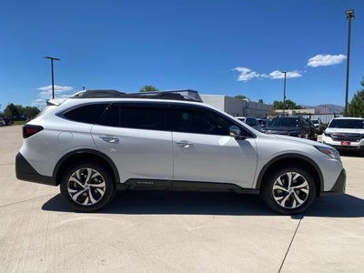 2022 Subaru Outback Touring XT