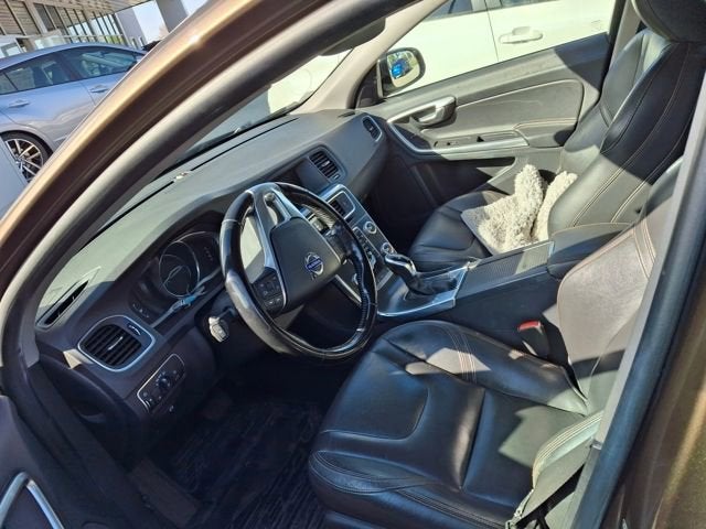 2015 Volvo V60 Cross Country T5