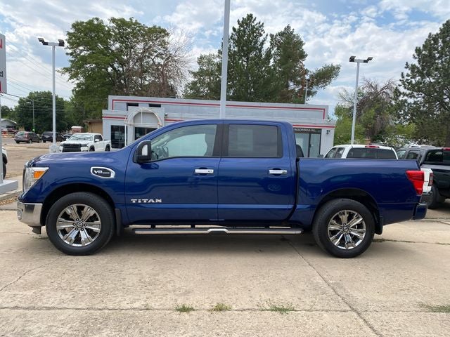 2017 Nissan Titan SV