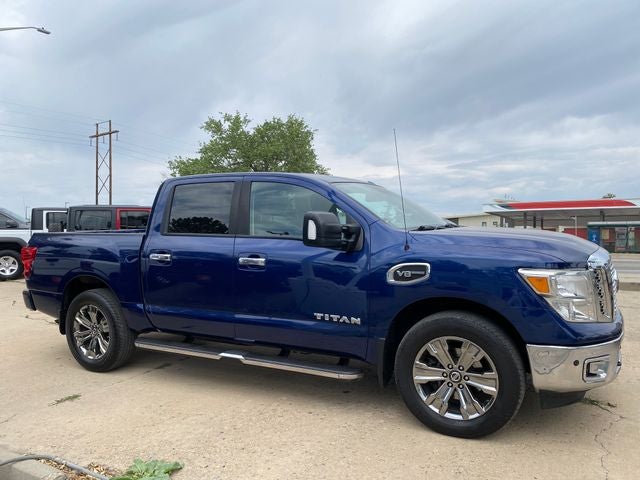 2017 Nissan Titan SV