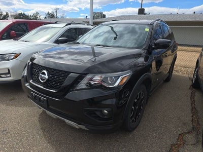 2020 Nissan Pathfinder SL