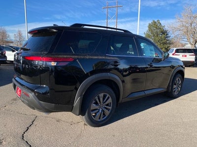 2025 Nissan Pathfinder SV