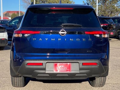 2025 Nissan Pathfinder SV
