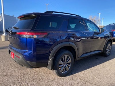 2025 Nissan Pathfinder SV