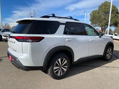 2026 Nissan Pathfinder SL