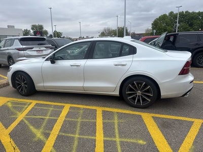 2021 Volvo S60 T5 Momentum