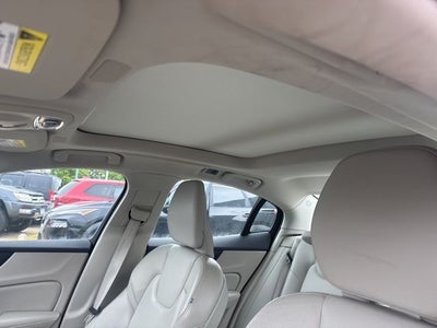 2021 Volvo S60 T5 Momentum