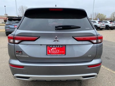 2024 Mitsubishi Outlander SE