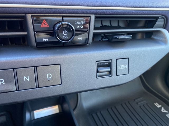 2026 Nissan Leaf PLATINUM+