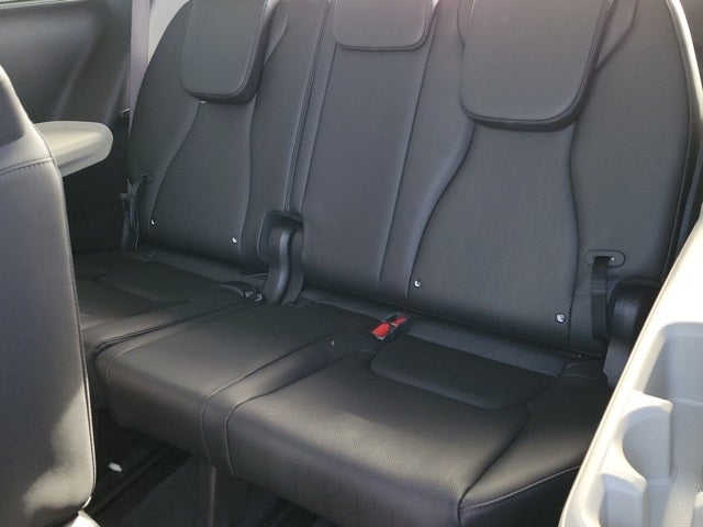 2023 Kia Carnival EX