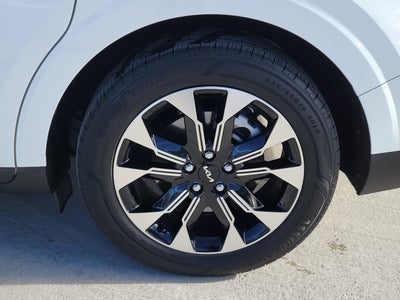 2023 Kia Carnival EX