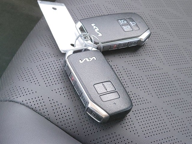 2023 Kia Carnival EX