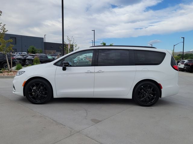 2025 Chrysler Pacifica