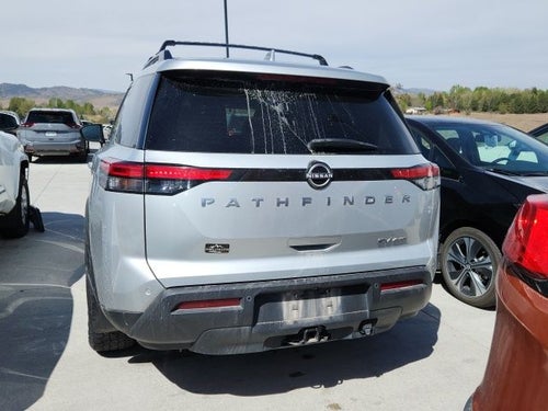 2022 Nissan Pathfinder SV