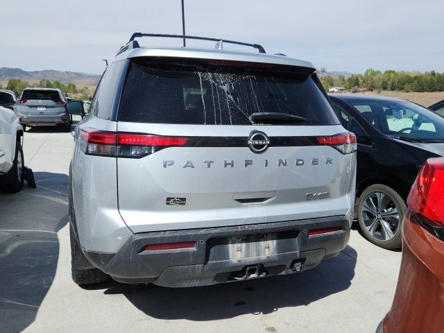 2022 Nissan Pathfinder SV