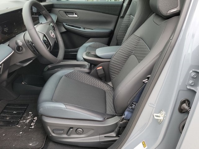 2026 Nissan Leaf PLATINUM+