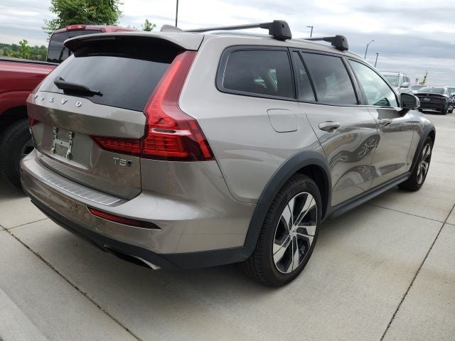 2020 Volvo V60 Cross Country T5